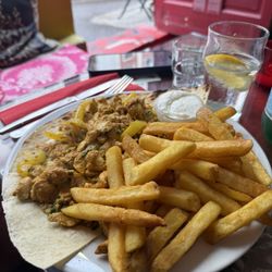 La Travesia - chicken shawarma