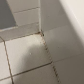 The Seabrook Inns - Dirty bathroom floors - Hotels Near Me - Seabrook, New Hampshire The Seabrook Inns - Dirty bathroom floors - Hotels Near Me - Seabrook, New Hampshire