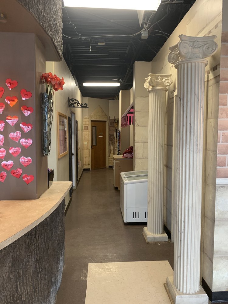 SYDNEY’S PET SPA 20 Photos & 39 Reviews 13656 Roe Blvd, Leawood, KS