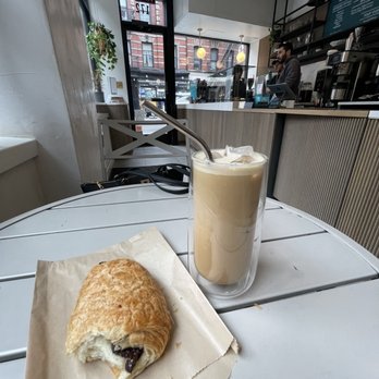 Amano Café - Cafes Near Me - New York, New York