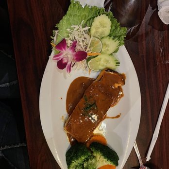 Mai Thai Restaurant - Chu Chi Salmon - Thai Near Me - Austin, Texas Mai Thai Restaurant - Chu Chi Salmon - Thai Near Me - Austin, Texas