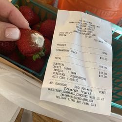 The Original Manassero Farms - I used the strawberries right away after buying them at 9am - already moldy at the bottom of the tray !