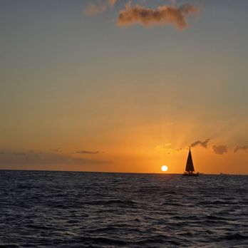 Oahu Catamarans - Boat Charters Near Me - Honolulu, Hawaii Oahu Catamarans - Boat Charters Near Me - Honolulu, Hawaii