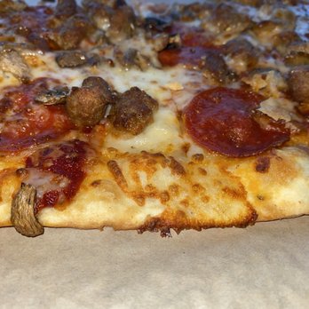 BJ's Restaurant & Brewhouse - Brewhouse Classic Pizza. Food came out fast, fresh & ready. - American Near Me - Orange, Ohio