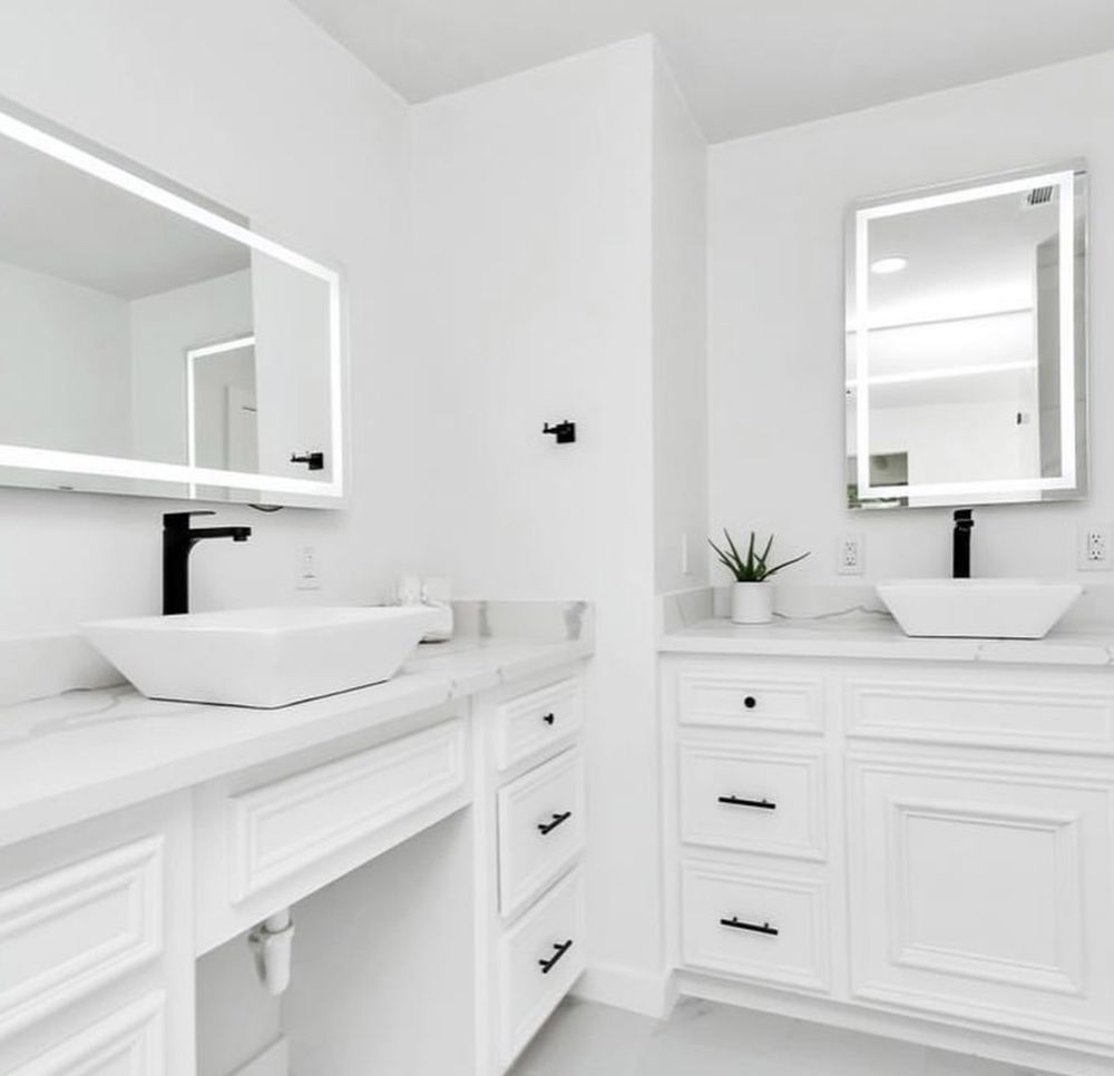 Slide of Lux Estate Group