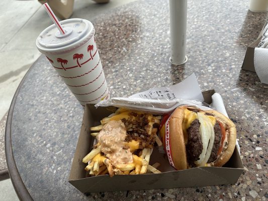 In-N-Out Burger by null