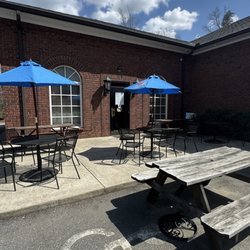 River Rock Cafe - Outside seating