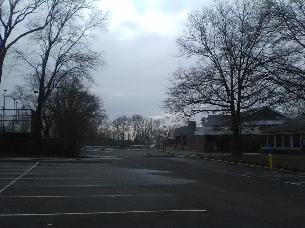 ROWAYTON ELEMENTARY SCHOOL Updated May 2024 1 Roton Ave, Norwalk