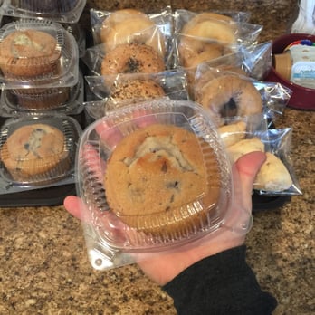 Sovana Inn - Muffins the size of my palm! - Hotels Near Me - Medford, Oregon