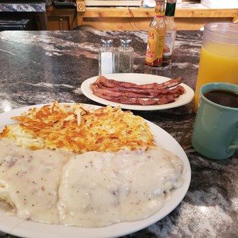 Hungry Hunter Restaurant - Biscuits and gravy, side of bacon, orange juice and coffee - Breakfast & Brunch Near Me - Branson, Missouri