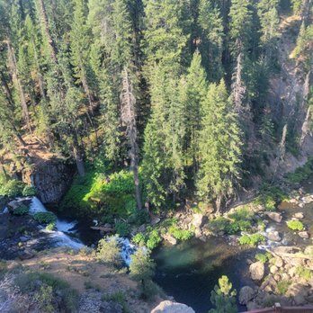 Shasta View Lodge - 9 min away low Shasta falls - Hotels Near Me - McCloud, California