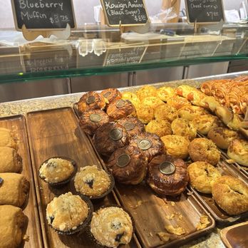 Halekulani Bakery - Pastries - Bakeries Near Me - Honolulu, Hawaii