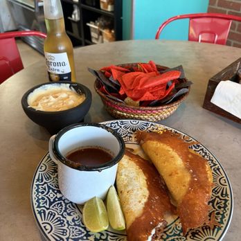 Sr de Los Tacos - Birria with queso dip and chips and ice cold corona - Desserts Near Me - Miami, Florida Sr de Los Tacos - Birria with queso dip and chips and ice cold corona - Desserts Near Me - Miami, Florida