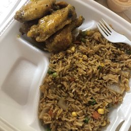 Veggie Fried Rice w/ 6 Pc Wings Lemon Pepper