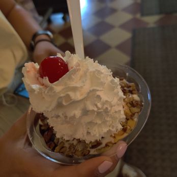 Lickity Split Frozen Custard & Sweets - Turtle sundae - Ice Cream & Frozen Yogurt Near Me - Chicago, Illinois Lickity Split Frozen Custard & Sweets - Turtle sundae - Ice Cream & Frozen Yogurt Near Me - Chicago, Illinois