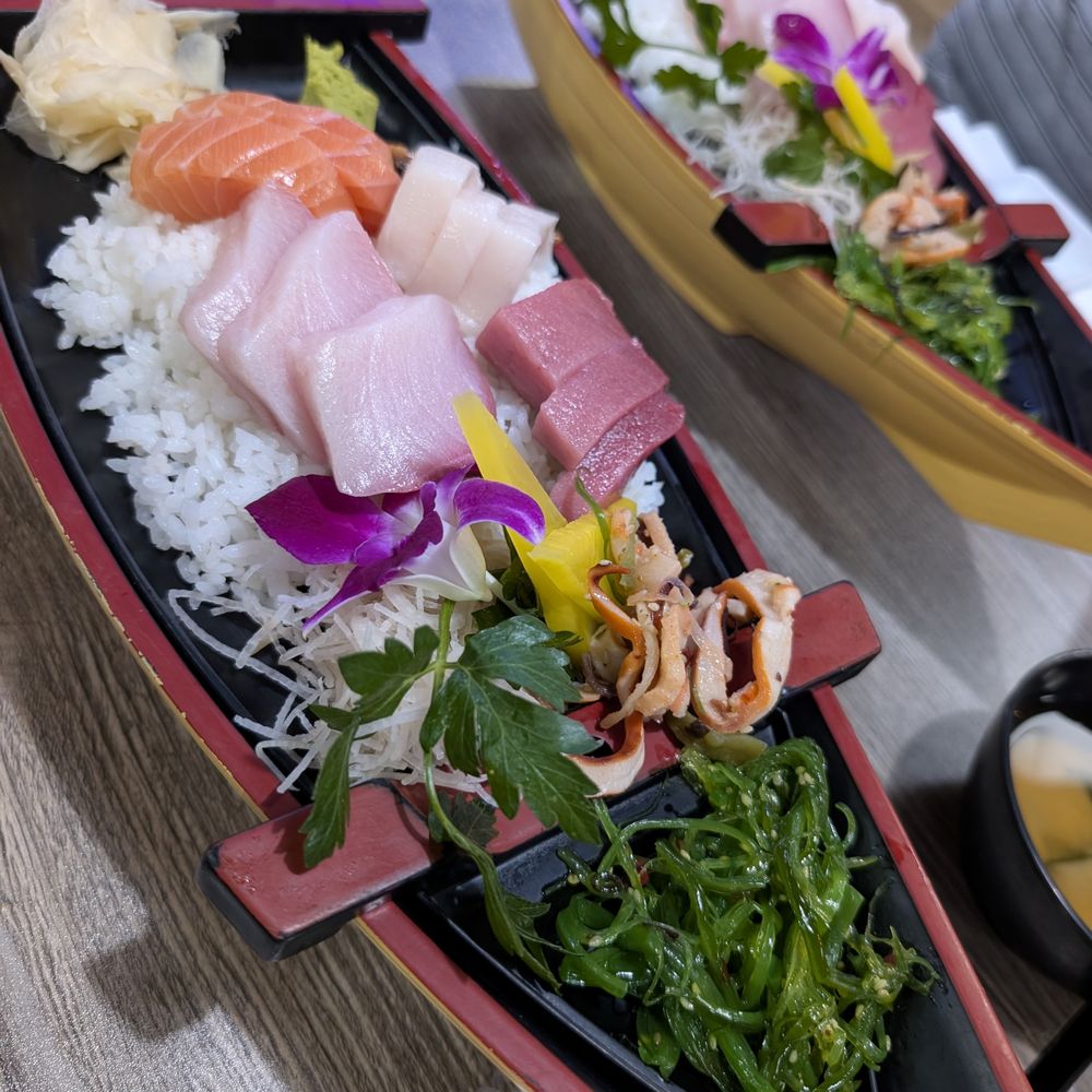 Sushi Momoyama - Sushi boat - Sushi Bars Near Me - Concord, California Sushi Momoyama - Sushi boat - Sushi Bars Near Me - Concord, California