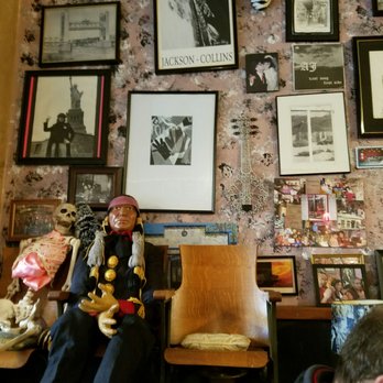 Comma Coffee - Decor - Coffee & Tea Near Me - Carson City, Nevada