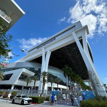 LoanDepot Park - Stadiums & Arenas Near Me - Miami, Florida