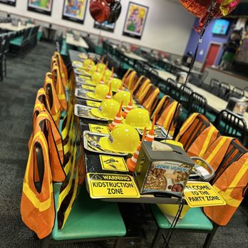 Chuck E. Cheese - Party decor - Pizza Near Me - Pasadena, California