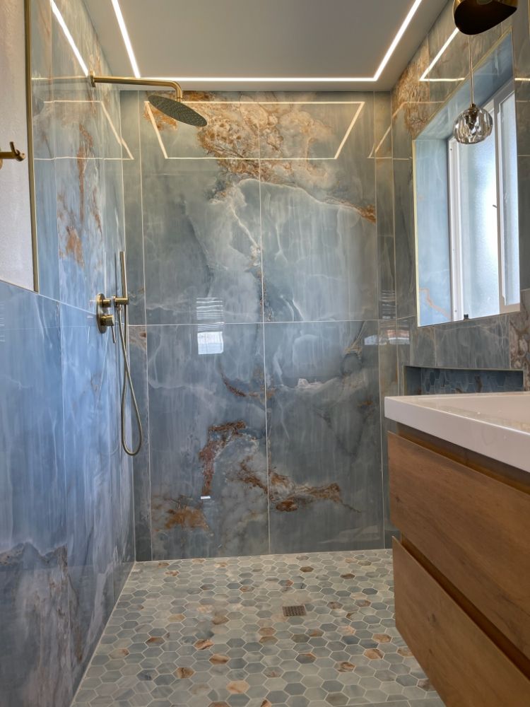 Slide of The Mechanics Handyman