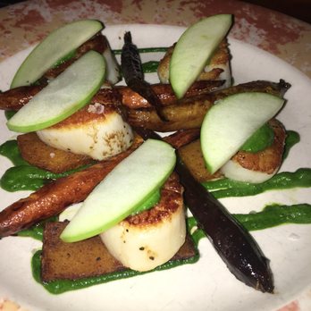 Siena Cucina Enoteca - Scallops with spinach and arugula pesto - Italian Near Me - E Greenwich, Rhode Island Siena Cucina Enoteca - Scallops with spinach and arugula pesto - Italian Near Me - E Greenwich, Rhode Island