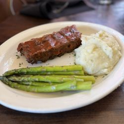 Sam Kendall's - Lunch portion ribs with asparagus and mashed potatoes