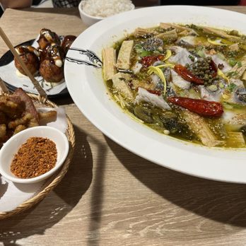 B2J Fish Soup - Fish Combo - Chinese Near Me - Edison, New Jersey