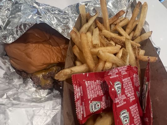 M Burger by null