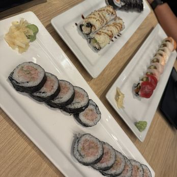 Sushi Vibe - Top left: tootsie roll and salmon roll Top right: over the rainbow roll Front: yellow tail roll x2 - Sushi Bars Near Me - Phoenix, Arizona Sushi Vibe - Top left: tootsie roll and salmon roll Top right: over the rainbow roll Front: yellow tail roll x2 - Sushi Bars Near Me - Phoenix, Arizona