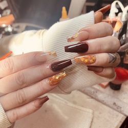 M Nails