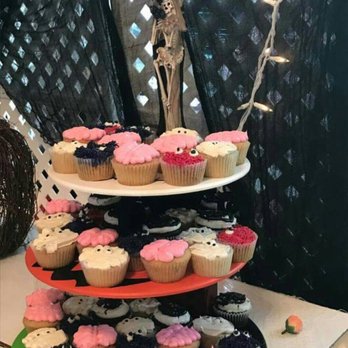Gotti Sweets - Cupcakes for our Halloween Wedding! - Bakeries Near Me - Olympia, Washington Gotti Sweets - Cupcakes for our Halloween Wedding! - Bakeries Near Me - Olympia, Washington