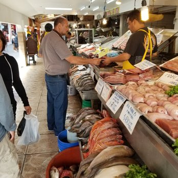Mercado Negro de Mariscos - Seafood Markets Near Me - Ensenada, BCN