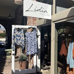 Lidia House - Entrance to the boutique
