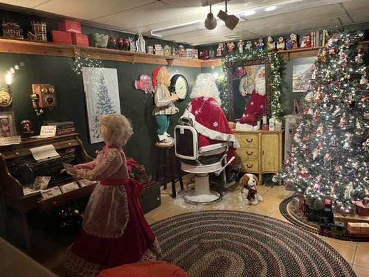 THE CHRISTMAS PLACE - Updated July 2024 - 32 Reviews - 1500 Bedford St, Abington, Massachusetts