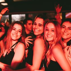 Kilroy's Sports Bar - Atrium night