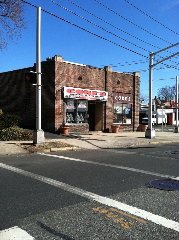 Core's Wines & Liquors Logo