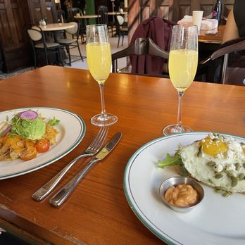 1886 Cafe & Bakery - Texas Migas Avocado Toast and Mimosas - American Near Me - Austin, Texas