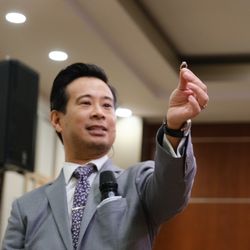 Joseph Tran: Magician, Illusionist, and Comedian - Joseph Tran
