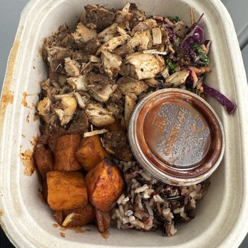 sweetgreen - Healthy Salads, Wraps, and Bowls - Bbq chicken + squash bowl - Salad Near Me - Mountain View, California