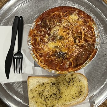 Station Pizza - Spaghetti Meatball w/ a side of garlic bread - Pizza Near Me - San Marcos, California Station Pizza - Spaghetti Meatball w/ a side of garlic bread - Pizza Near Me - San Marcos, California