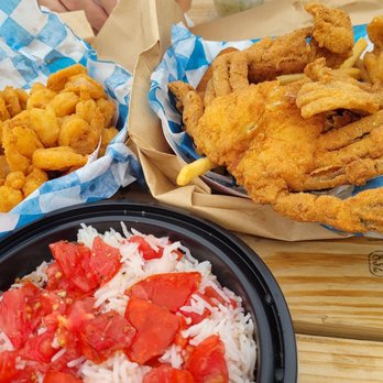 Captain's Kitchen - Delicious soft crrab, fish, shrimp and scallops.  Oh Captain, my Captain! - Seafood Near Me - Atlantic Beach, North Carolina