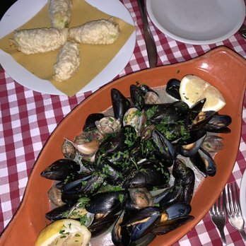 Hostaria La Botticella - Clams and mussels and an order of the fried zucchini flowers stuffed with mozzarella and anchovies - Roman Near Me - Rome, RM Hostaria La Botticella - Clams and mussels and an order of the fried zucchini flowers stuffed with mozzarella and anchovies - Roman Near Me - Rome, RM