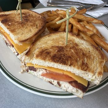 Harry's Coffee Shop - Tuna melt - Breakfast & Brunch Near Me - Del Mar, California