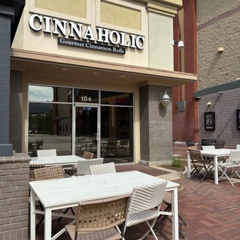 Cinnaholic - Outdoor seating - Desserts Near Me - Corona, California Cinnaholic - Outdoor seating - Desserts Near Me - Corona, California
