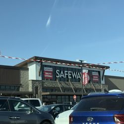 Safeway - Store front