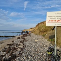 Steilküste Ahrenshoop - Na nun wird es richtig knapp