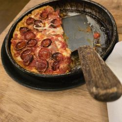 Lou Malnati's Pizzeria - Pizza time