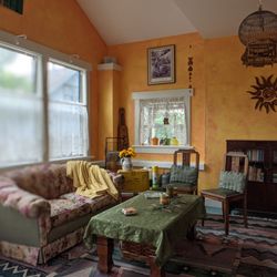 Sleepy Lobo Inn