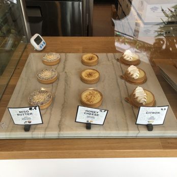 Daan Go Cake Lab - Desserts Near Me - Toronto, Ontario