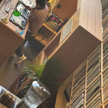 Legend Has It - Dj - Beer Bar Near Me - Sacramento, California